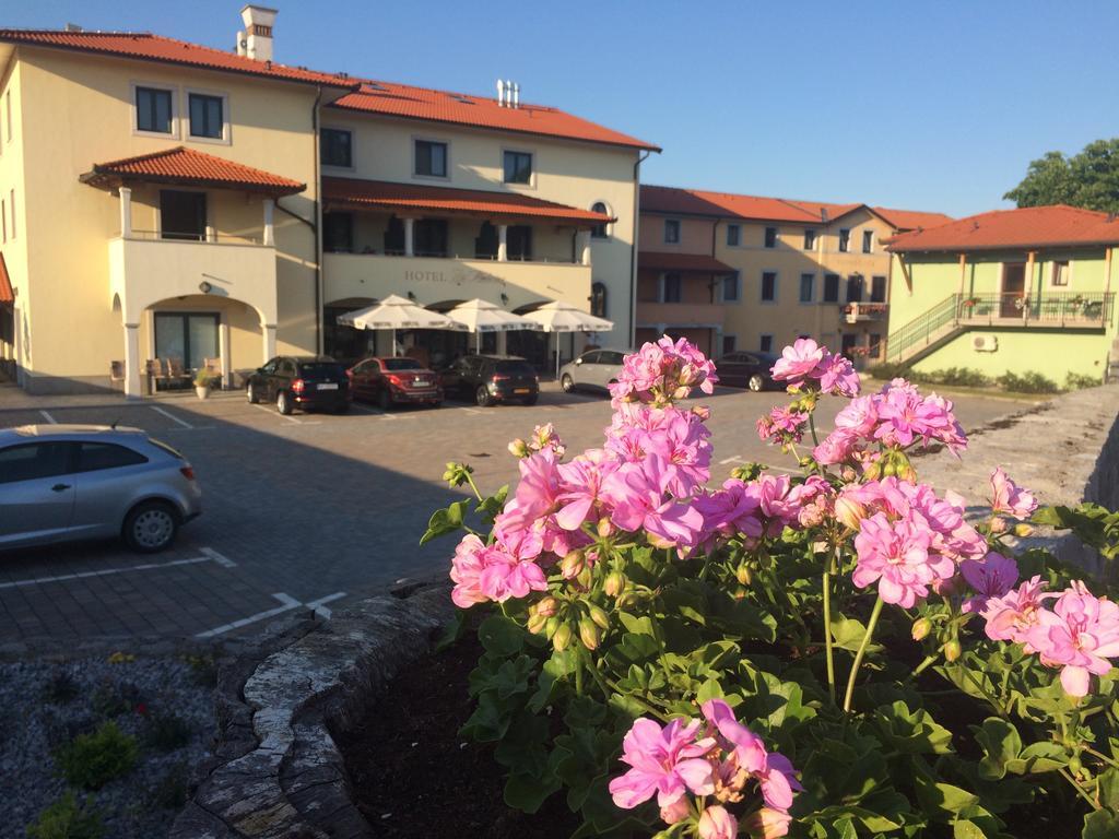 Bed And Breakfast Malovec Divača Екстериор снимка